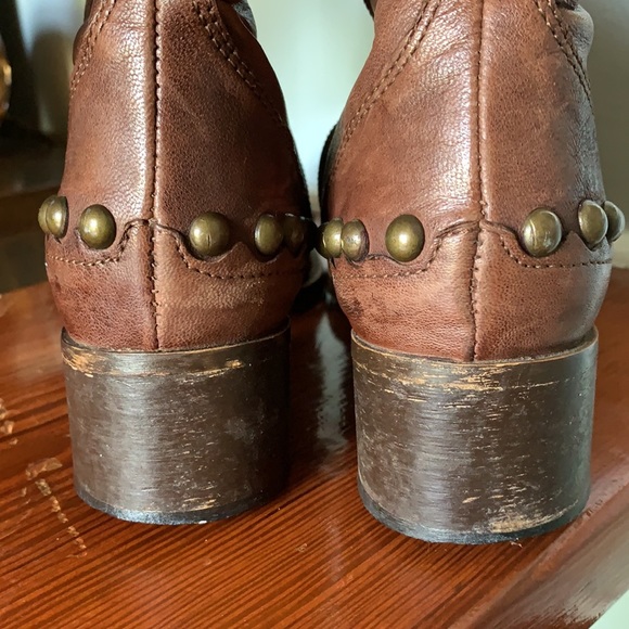 Beautiful leather boots with brass studs - Picture 8 of 9